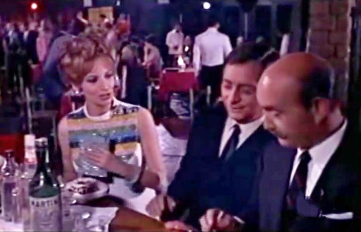 Una ragazza tutta d'oro 1967 Iva Zanicchi FILM COMPLETO (480p_25fps_H264-128kbit_AAC)12.jpg